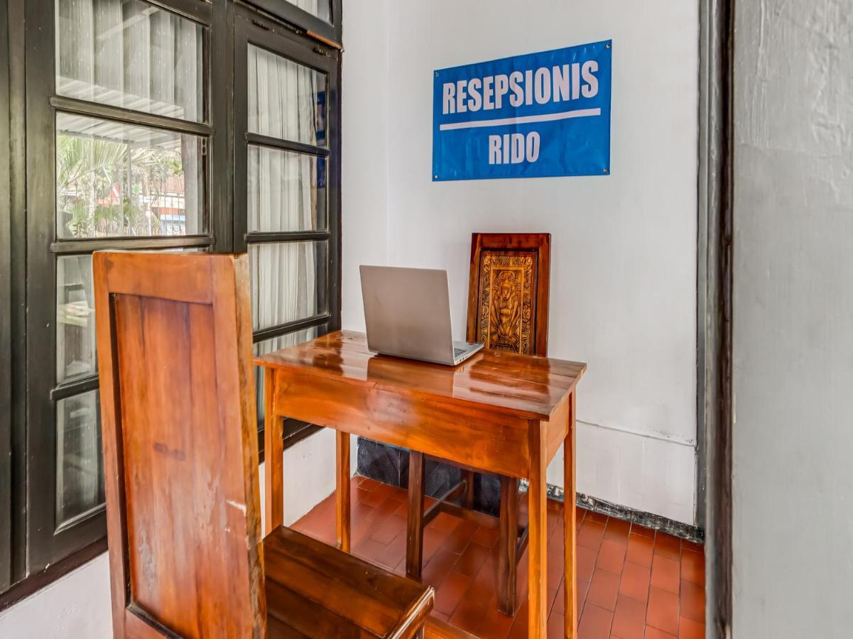 Spot On 90797 Sukun Syariah Homestay Malang Buitenkant foto
