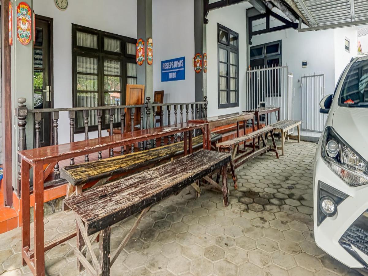 Spot On 90797 Sukun Syariah Homestay Malang Buitenkant foto