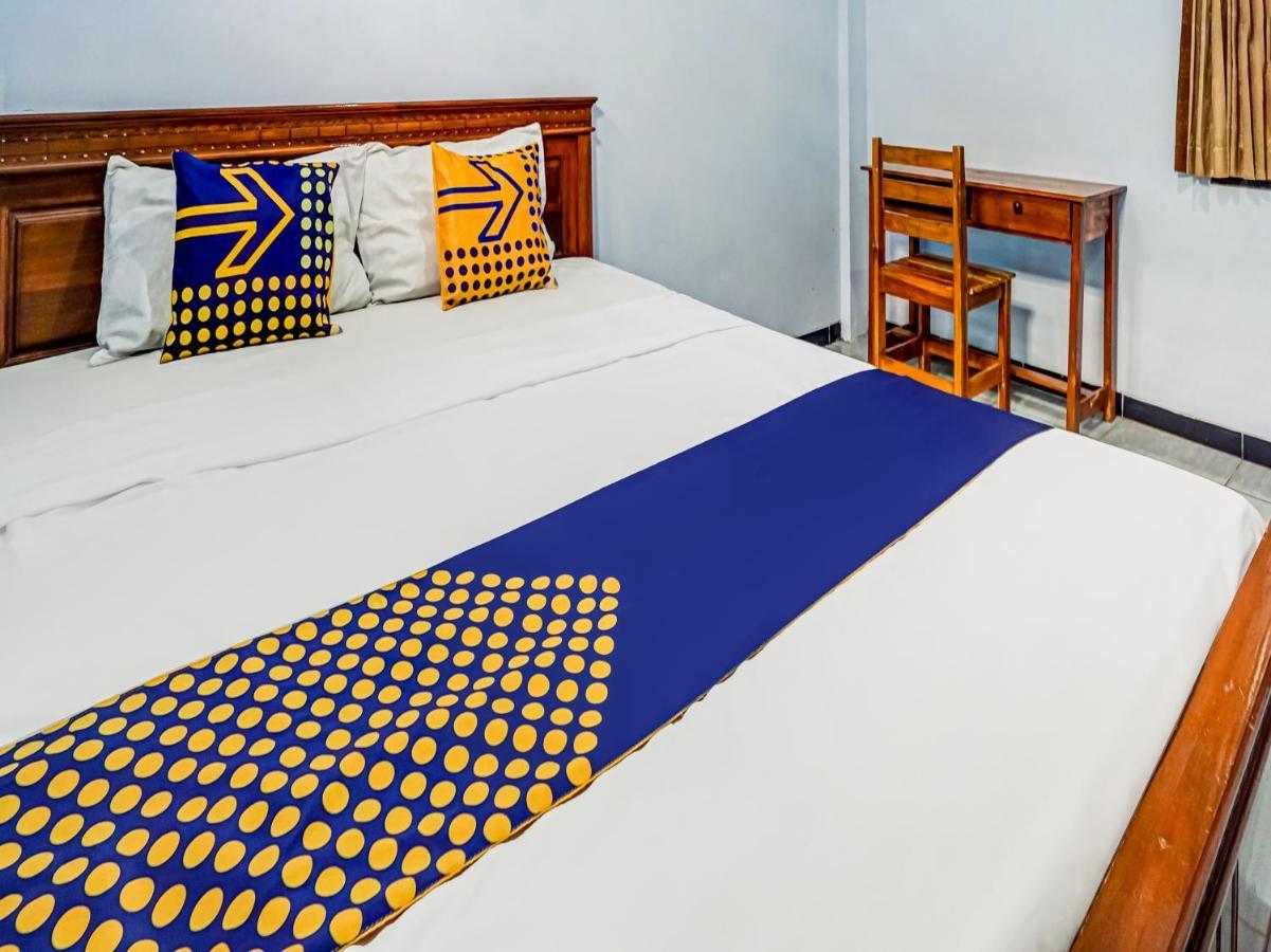 Spot On 90797 Sukun Syariah Homestay Malang Buitenkant foto